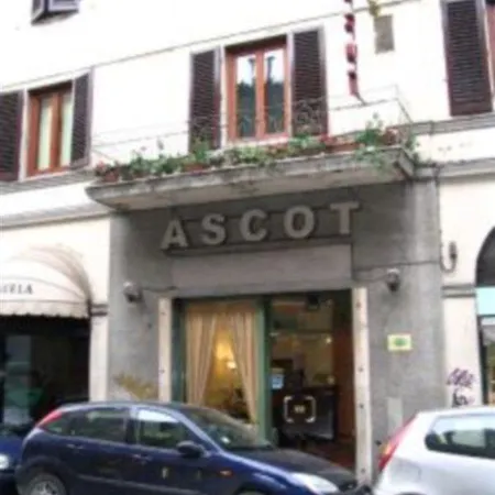 ホテル Ascot