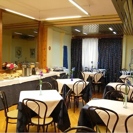 Ascot Szálloda 3*
